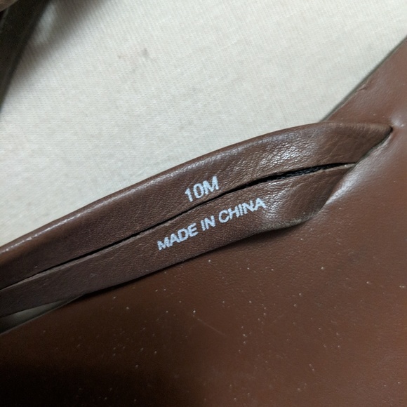 American Eagle flip flops - Picture 2 of 2